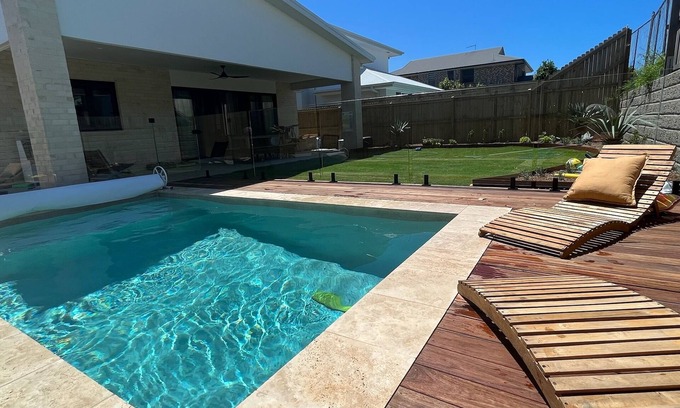 Skennars Head House | Skeenars Head Family Getaway. Pet Friendly with a Pool