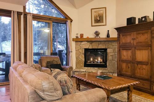 Four O'Clock House | Ski Chalet