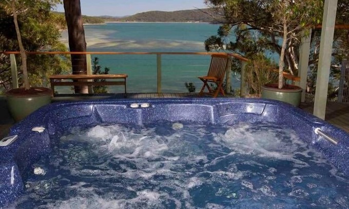 Smiths Lake House | Ski Cove House~Wood Fire~Kayaks~Spa~Sauna~Pool Table~Table Tennis~Sunsets & View