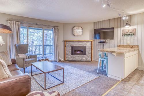 Century West House | Ski House 106 - Meredith Lodging