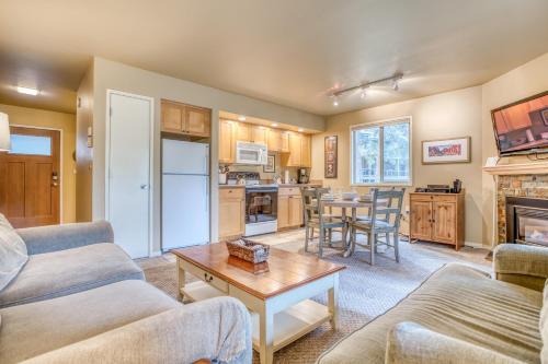 Century West House | Ski House 133 - Meredith Lodging
