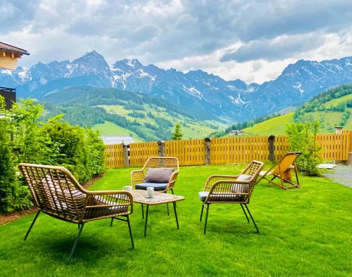 Maria Alm am Steinernen Meer Ski Chalet | Ski-in & Ski-out out Chalet Maria with amazing mountain view
