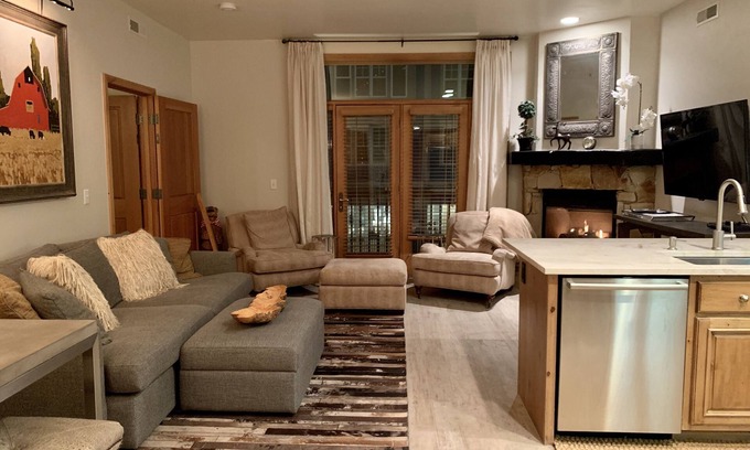 Downtown Park City Condo | SKI IN AND SKI OUT AT THE TOWN LIFT
