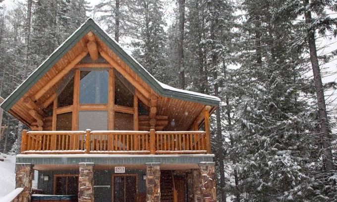 East Kootenay Cabin | Ski-in Cabin with private hot tub + Balcony!