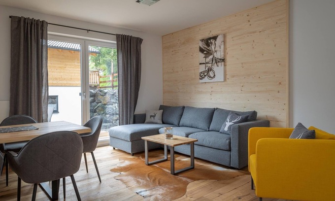 Reichenau Ski Chalet | Ski-in chalet with hot tub and sauna