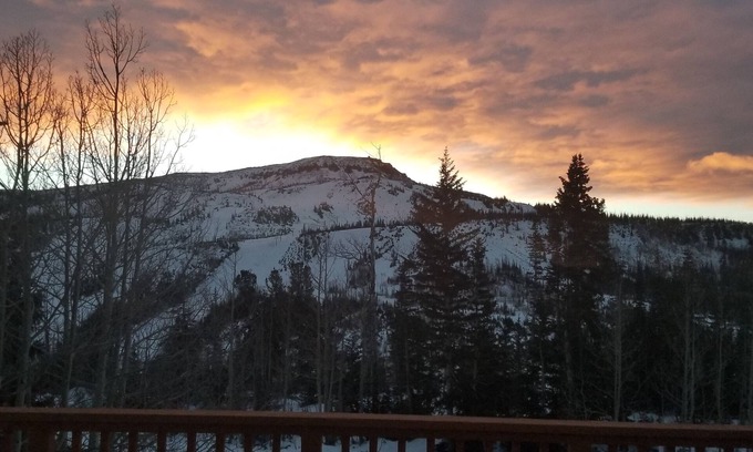 Brian Head Cabin | Ski In/Out cabin with best panoramic views in Brian Head. Pets Welcome!