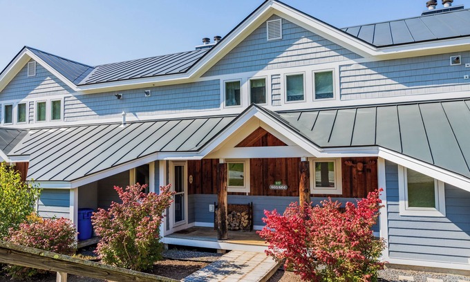 East Burke Condo | Ski In/Out Condo with Direct Access to Kingdom Trails