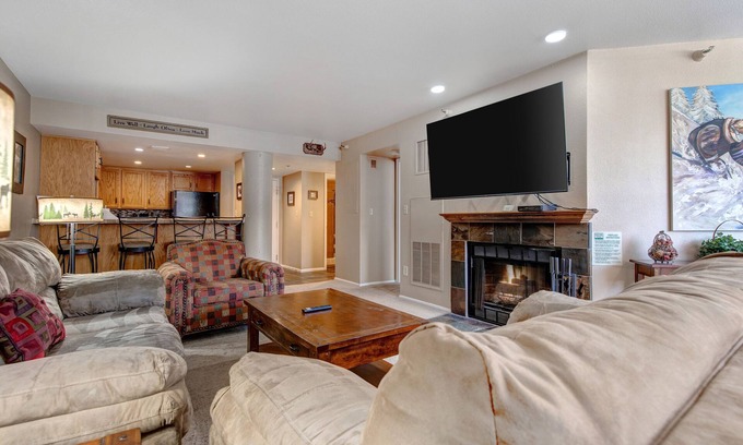 North Park City Condo | Ski-in/out condo with WiFi, private hot tub, fireplace, shared pool, & gym