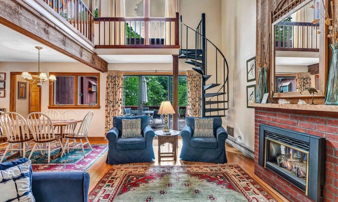 West Hartford Condo | Ski-in/out, Gorgeous Mtn Views! - Kingswood 12A