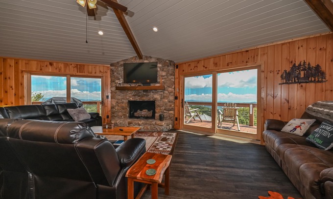 Banner Elk House | Ski-In/Out Luxury Lodge/Panoramic Sky High Views/Beech MTN