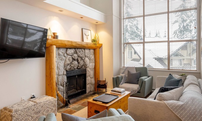 Upper Village House | SKI IN/OUT, Private Hot Tub, Free Parking, Renovated Nov 2021, Managed By Aloha Whistler