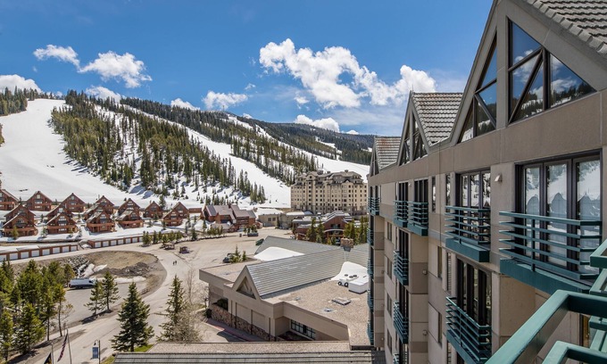 Big Sky Condo | Ski in/out w/amazing views, fireplace, & community pool/hot tub/gym - Slopeside Shoshone Condo