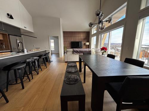 Beaupre Apartment | Ski-in Penthouse Condo MSA