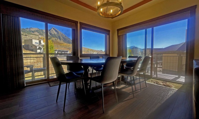 Crested Butte Condo | Ski In & Quick walk to Slope! Great Views of Mt CB