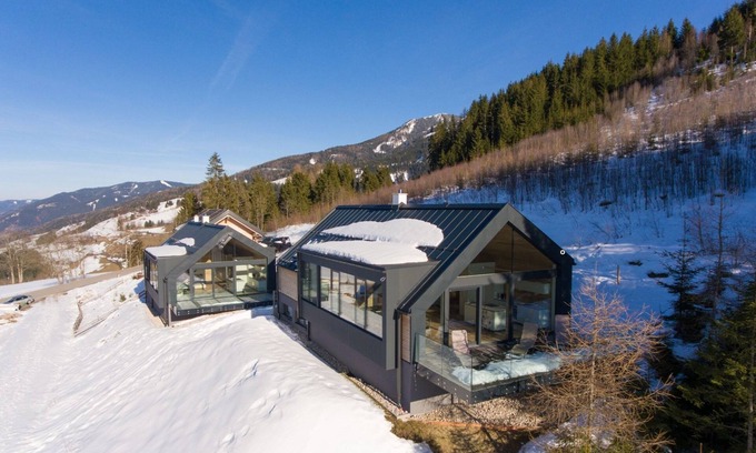 Pruggern Ski Chalet | Ski-in/ski-out lodge with Sommercard