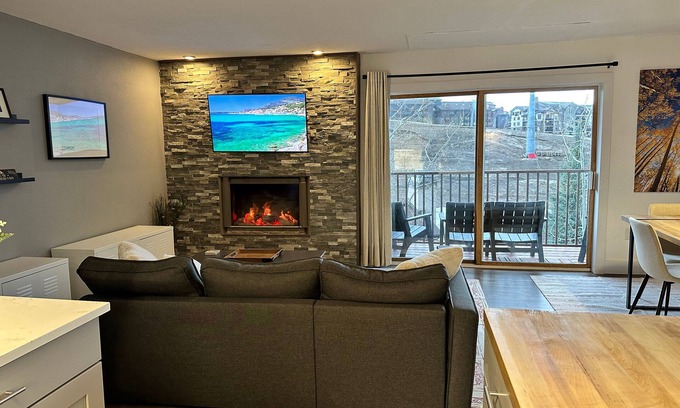 Steamboat Springs Condo | Ski In Ski Out: 2 King Beds, Hot Tub , Gas Fireplace,Balcony, Close to Base Area