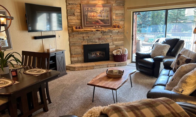 Peak 9 Condo | Ski In Ski Out 2 Bedroom Mountainwood Condo - One block to Town