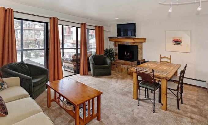 Copper Mountain Village Condo | Ski-in/ski-out, 2 sunrooms overlook main plaza! Free Parking and Wifi