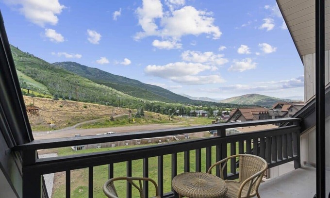 North Park City Condo | Ski in/Ski Out 2BR Condo w/Loft, Steps From Lift!