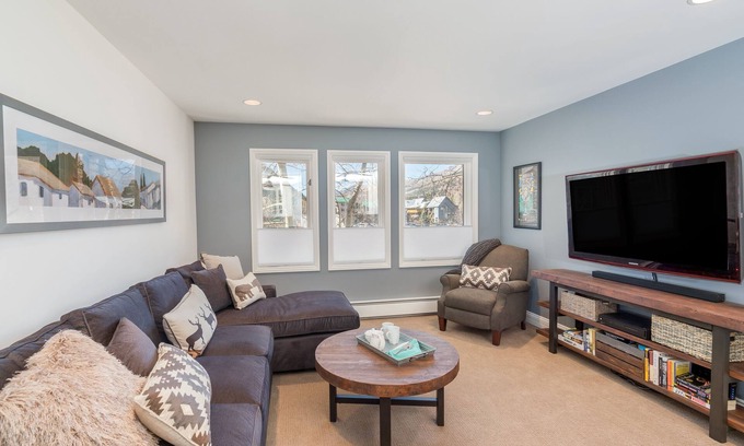Telluride Condo | Ski in/Ski out 2nd Floor Sweetly Updated Condo