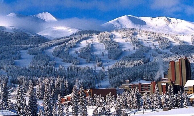 Peak 9 Apartment | Ski-in/Ski-out. 9 Hot Tubs + Pools | Breck Studio