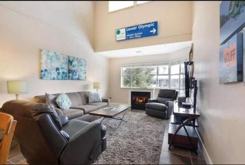 Blackcomb Apartment | Ski-in Ski-out at upper village next to Fairmount Hotel In Whistler