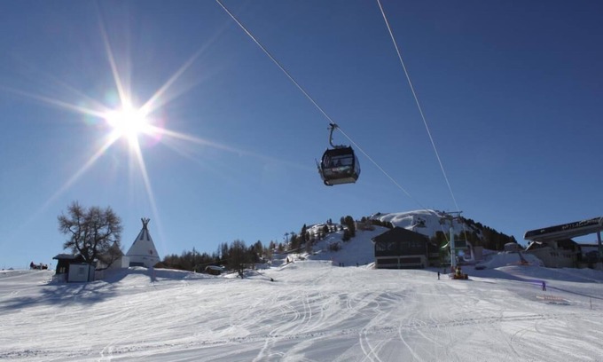 Nendaz Apartment | SKI IN/SKI OUT Beautiful on Piste 2 Bedroom apartment in Veysonnaz, Switzerland
