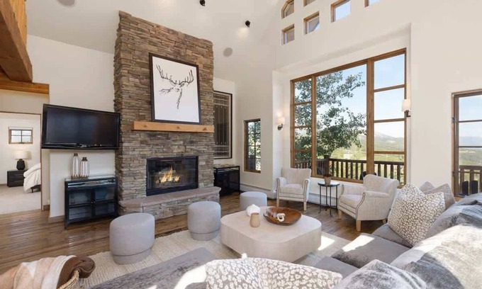 Big Sky Ski Chalet | Ski-In/Ski-Out Big Sky Home with Incredible Views