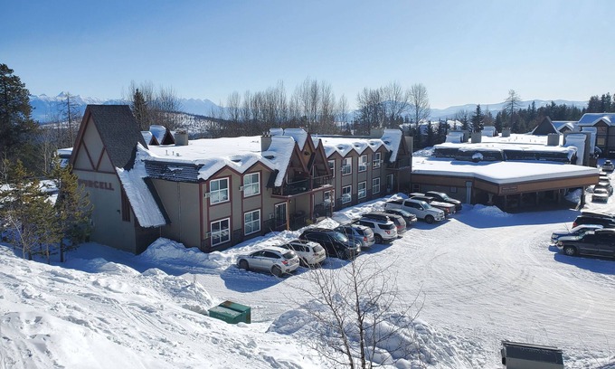 East Kootenay Condo | SKI-IN SKI-OUT CONDO IN KIMBERLEY, SLEEPS 7, 30 SECONDS TO TRICKLE CREEK GOLF!