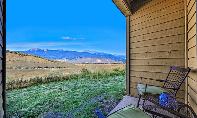 Granby Condo | Ski-In/Ski-Out Condo w/Fireplace, Patio, WiFi & Continental Divide/Golf Views