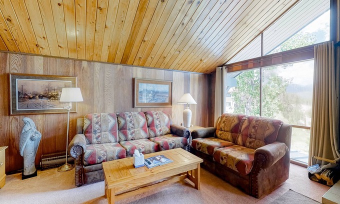 Purgatory Condo | Ski-in/ski-out condo with on-site spa, balcony, fireplace & lake views