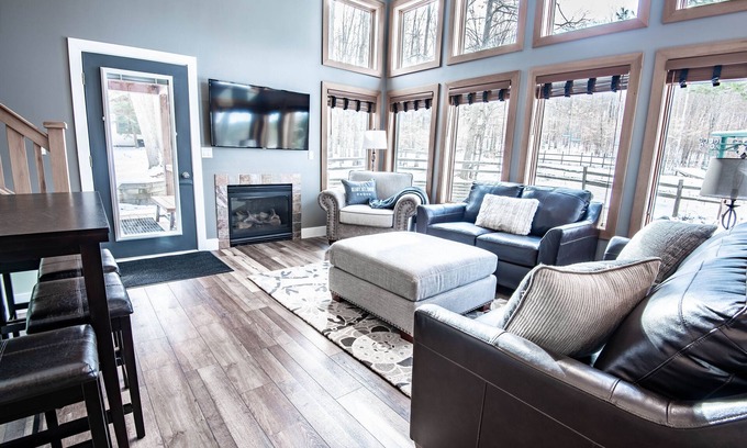 Boyne City Apartment | Ski-in/ski-out Disciples Village Condo | Gas Fireplace | 5 BR | Sleeps 18!
