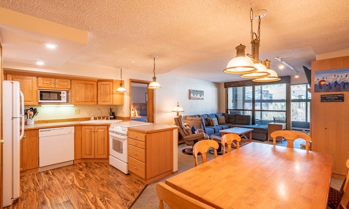 Copper Mountain Village Condo | Ski-in Ski-Out free wifi, underground parking, middle of Center Village.