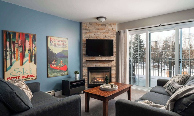 Saint-Faustin-Lac-Carre Condo | Ski-in/Ski-out MONT-BLANC & Cozy Vibes | Le Loup