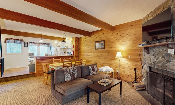 McHenry House | Ski-in/ski-out mountain-view home with hot tub, fireplace & year-round fun