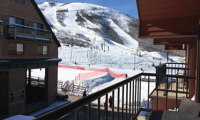 North Park City Condo | Ski-In/Ski-Out PARK CITY VACATION CONDO with MOUNTAIN VIEW!