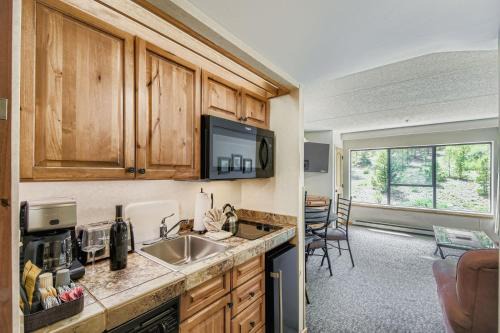 Peak 9 Apartment | Ski In Ski Out Studio Dog Friendly Beaver Run Building 4