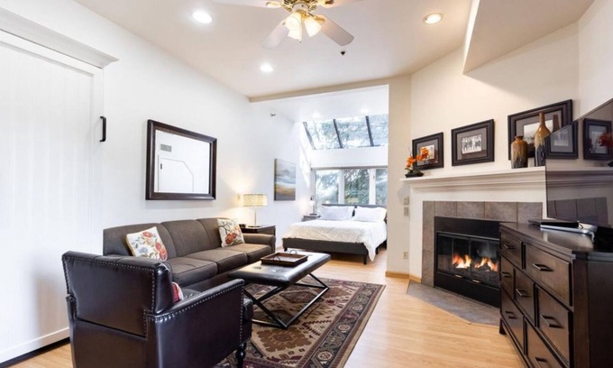 North Park City Condo | Ski In-Ski Out Studio w/Fireplace, Shared Amenities:The Lodge at Mountain Center