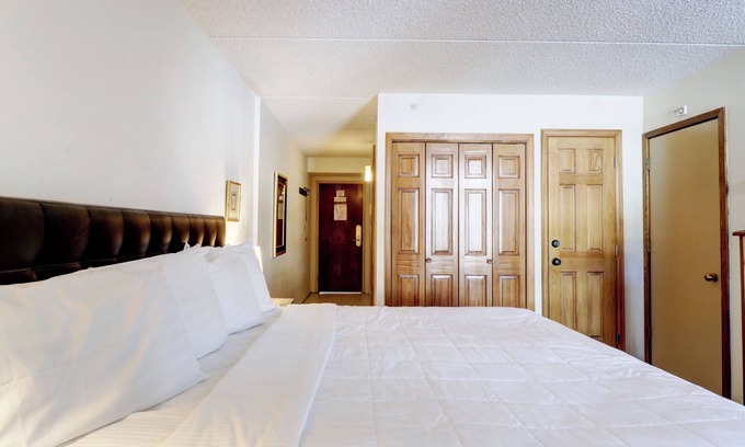 Copper Mountain Village Hotel | Ski-In/Ski-Out Hotel Room, Steps to American Eagle Chairlift - MP518H