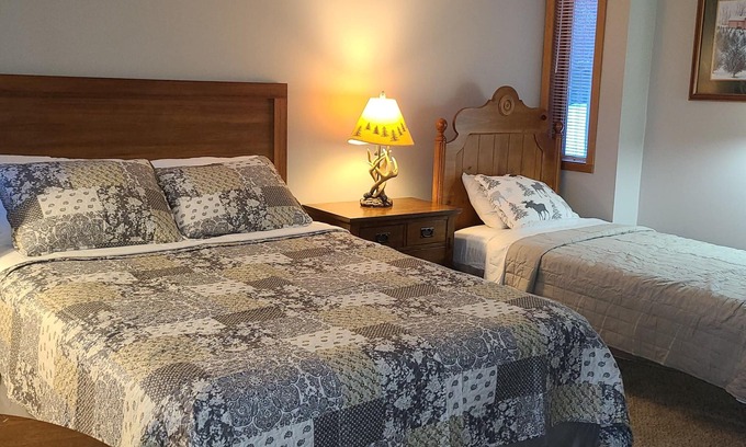 Bellaire Apartment | Ski, Lake. Golf - all at Shanty Creek Summit Village
