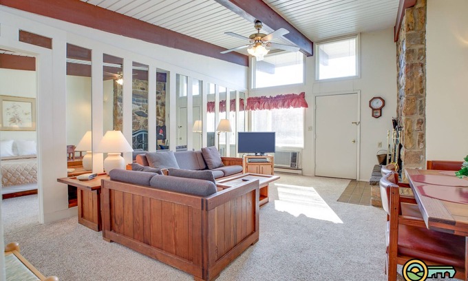 Mount Jackson Condo | Ski/MTB/Golf Condo (#134) - Slope side | Mountain, Golf Course views | Vaulted ceilings!