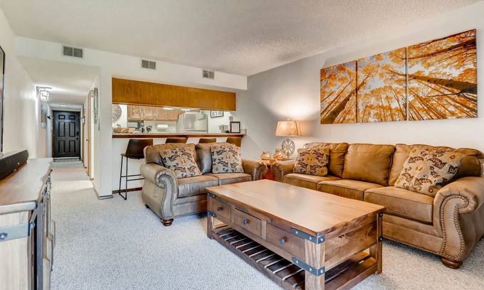 Frisco Condo | Ski Resorts Opening Soon! Minutes to Keystone and Breckenridge! Don't miss out!