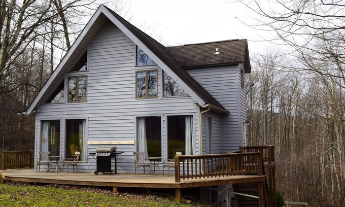 Ghent House | Ski Right Inn - Family Space-Slopeside-Winterplace