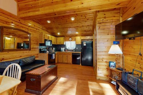 South Lake Tahoe Apartment | Ski Run Village 11