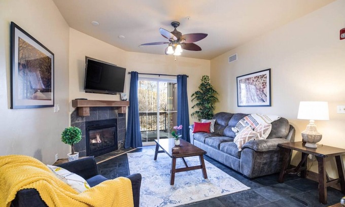 Bear Hollow Village Condo | Skier`s Dream-Beautifully Updated condo w Hot Tub!