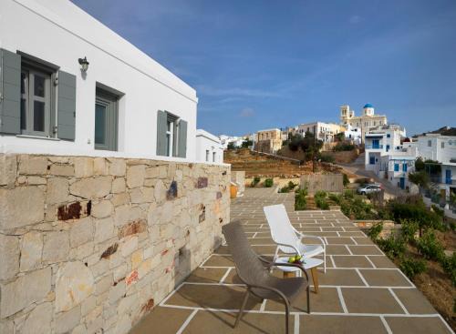 Psathi House | Skinos House Kimolos at Chorio with view
