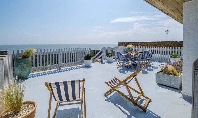 Aldeburgh Cottage | Skippers Cottage - sleeps 8 guests in 4 bedrooms