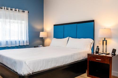 Whitehorse Hotel | SKKY Hotel