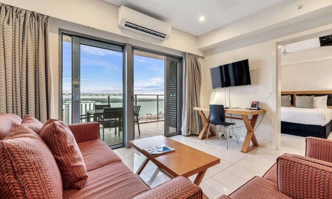 Darwin City Centre Apartment | Sky high with harbour views
