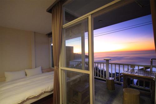 Zhushan Bed & Breakfast | Sky lounge B&B